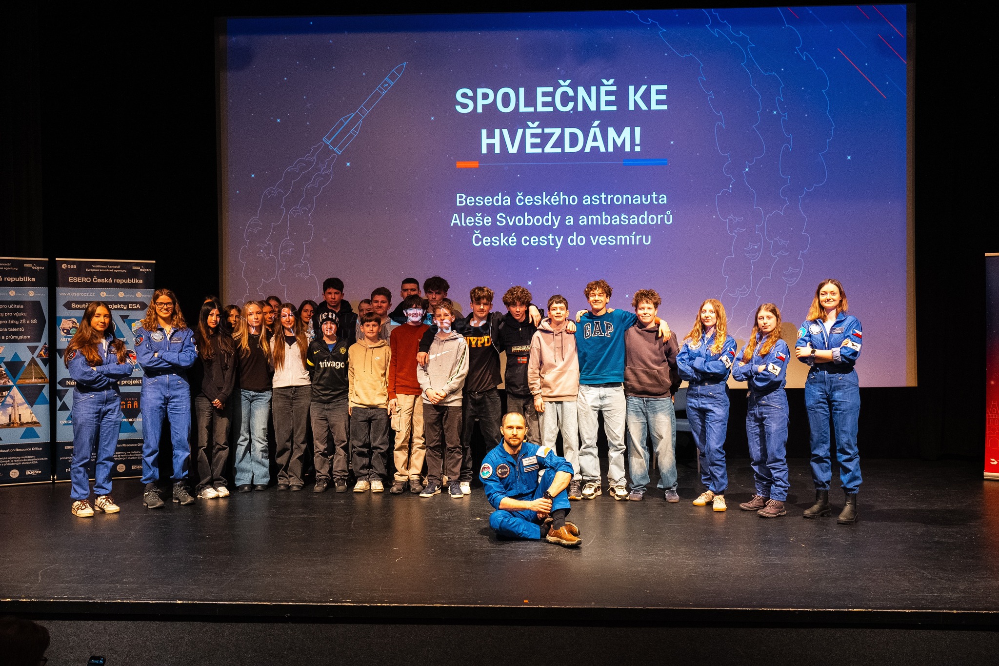 Beseda o vesmíru v Kině Dlabačov Praha 6 – studenti a Aleš Svoboda