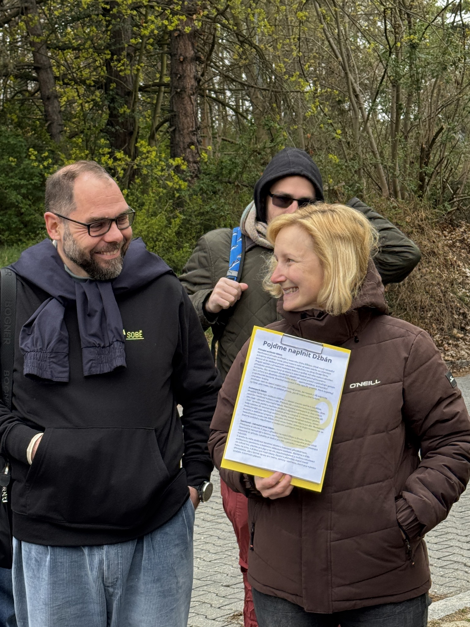 Zástupci Praha 6 sobě a Zelených při zahájení petice Pojďme naplnit Džbán