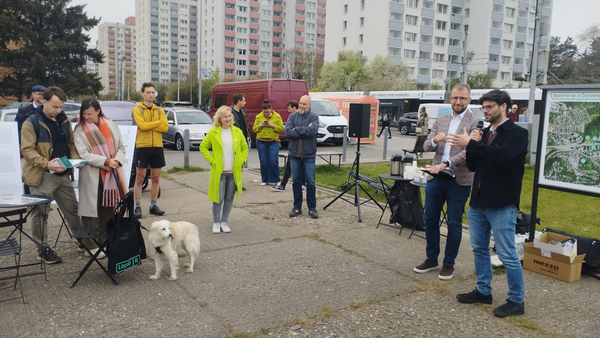 Setkání Bavíme se o Červeném vrchu Praha 6 diskuze s obyvateli