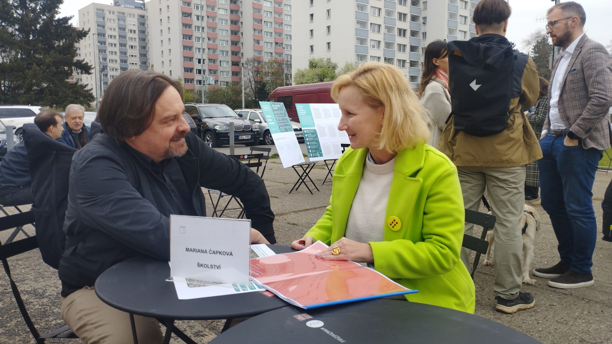 Setkání Bavíme se o Červeném vrchu Praha 6 diskuze s obyvateli