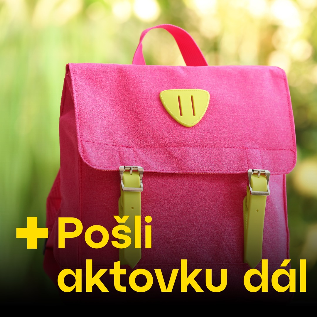 Darované školní aktovky na radnici Prahy 6